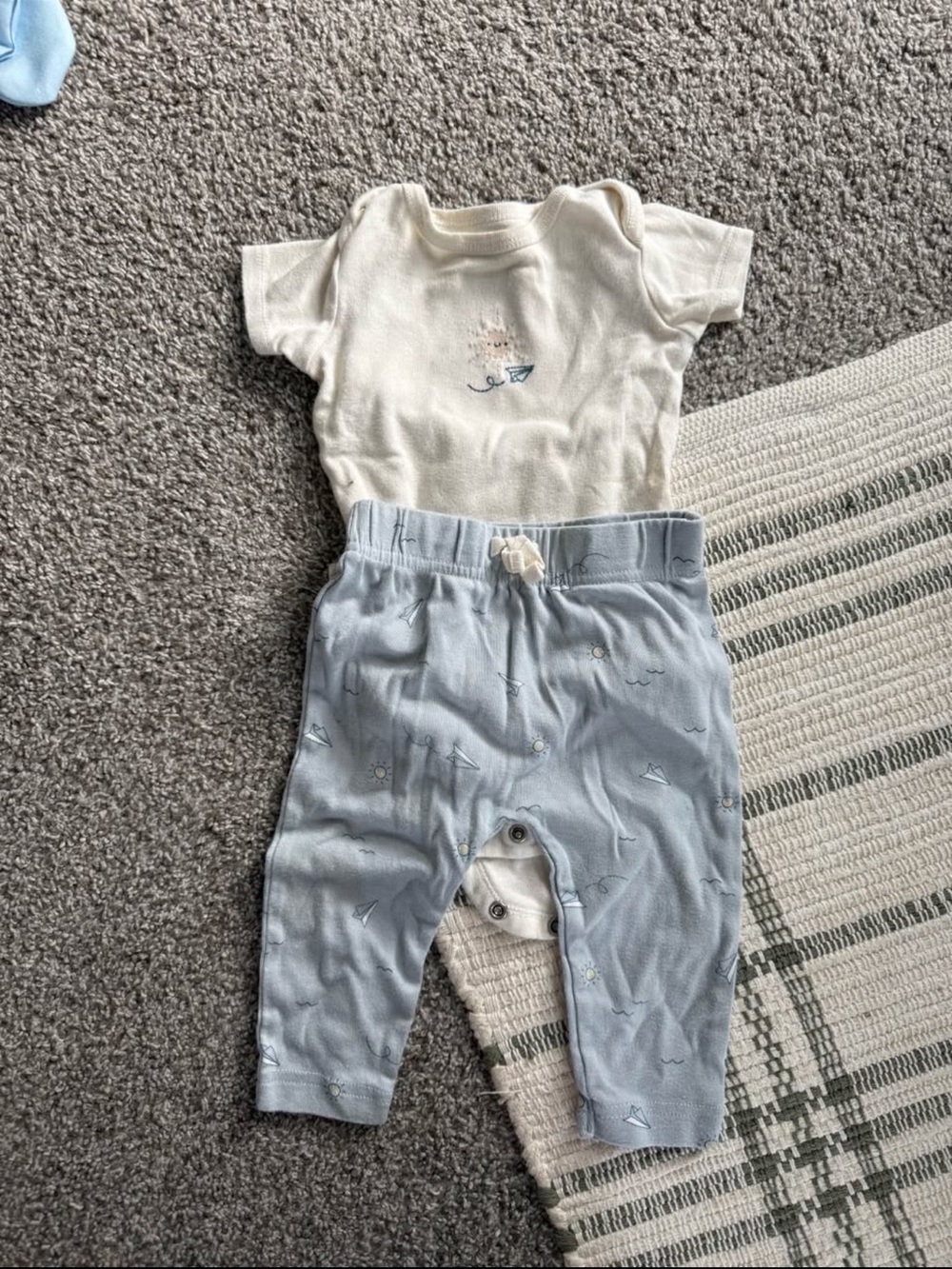 Carter's Cream Short-Sleeve Bodysuit with Navy Embroidery - Picture 1 of 4